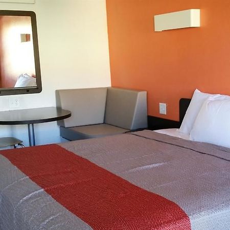 Motel 6-Blue Springs, Mo Luaran gambar