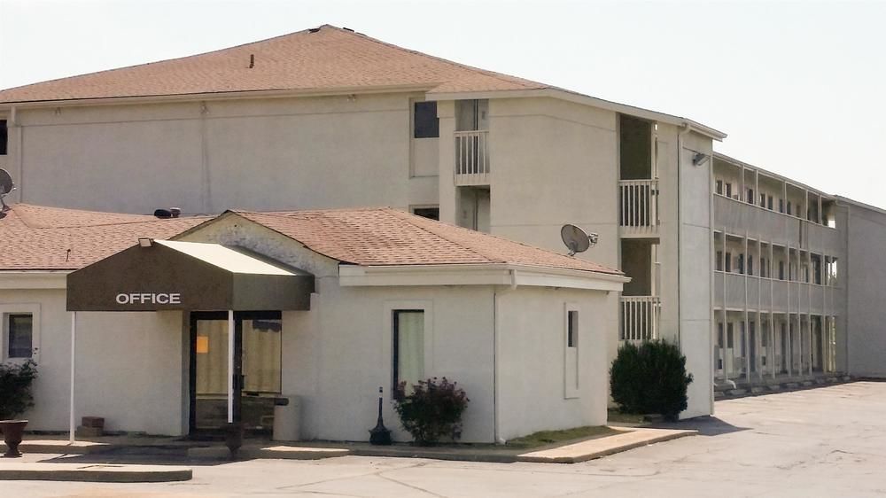 Motel 6-Blue Springs, Mo Luaran gambar
