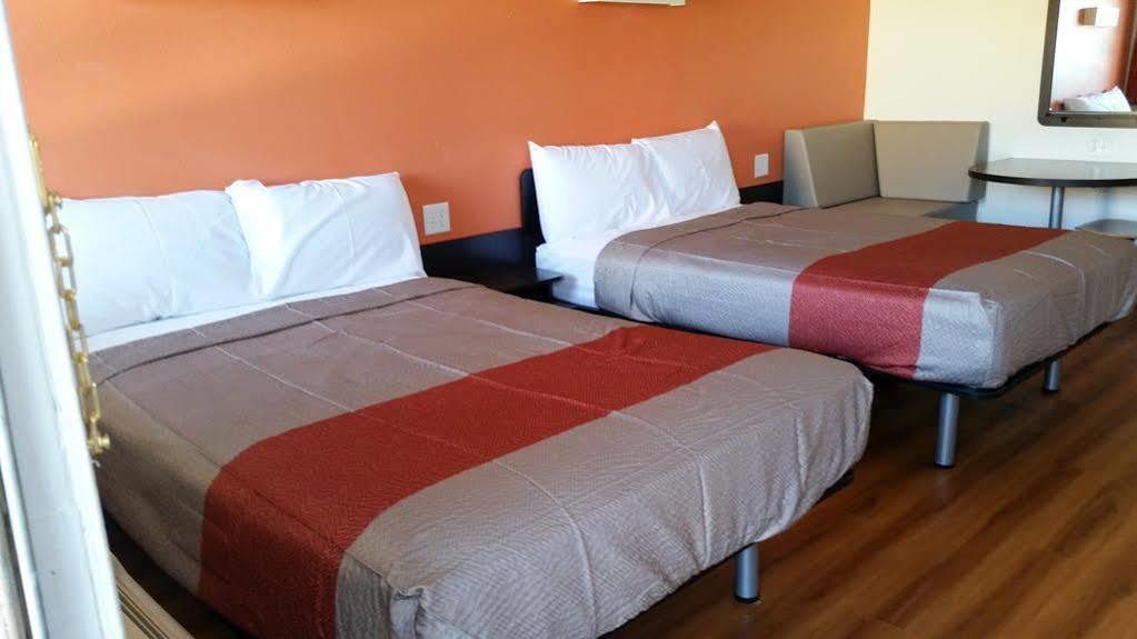Motel 6-Blue Springs, Mo Luaran gambar