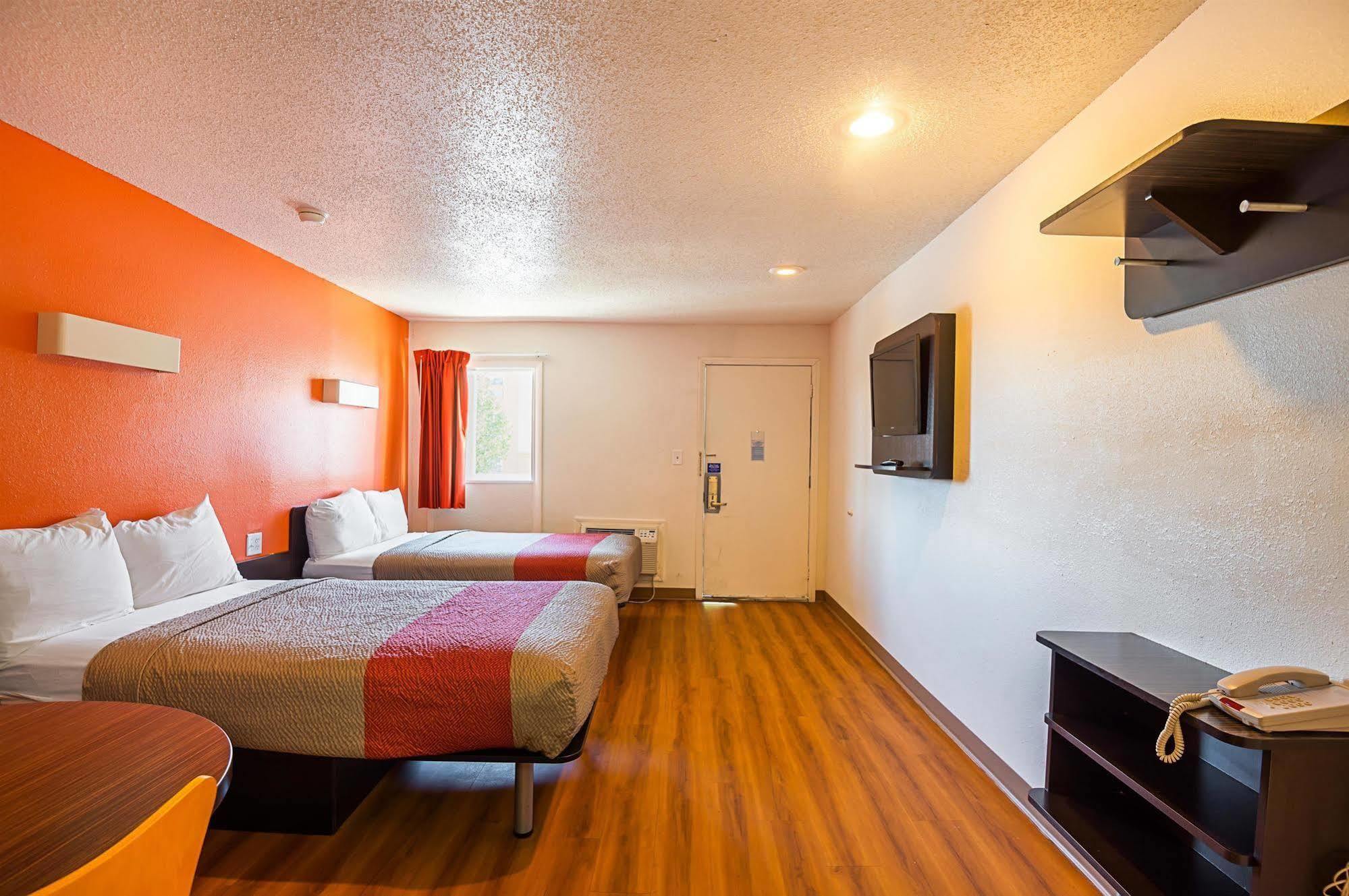 Motel 6-Blue Springs, Mo Luaran gambar