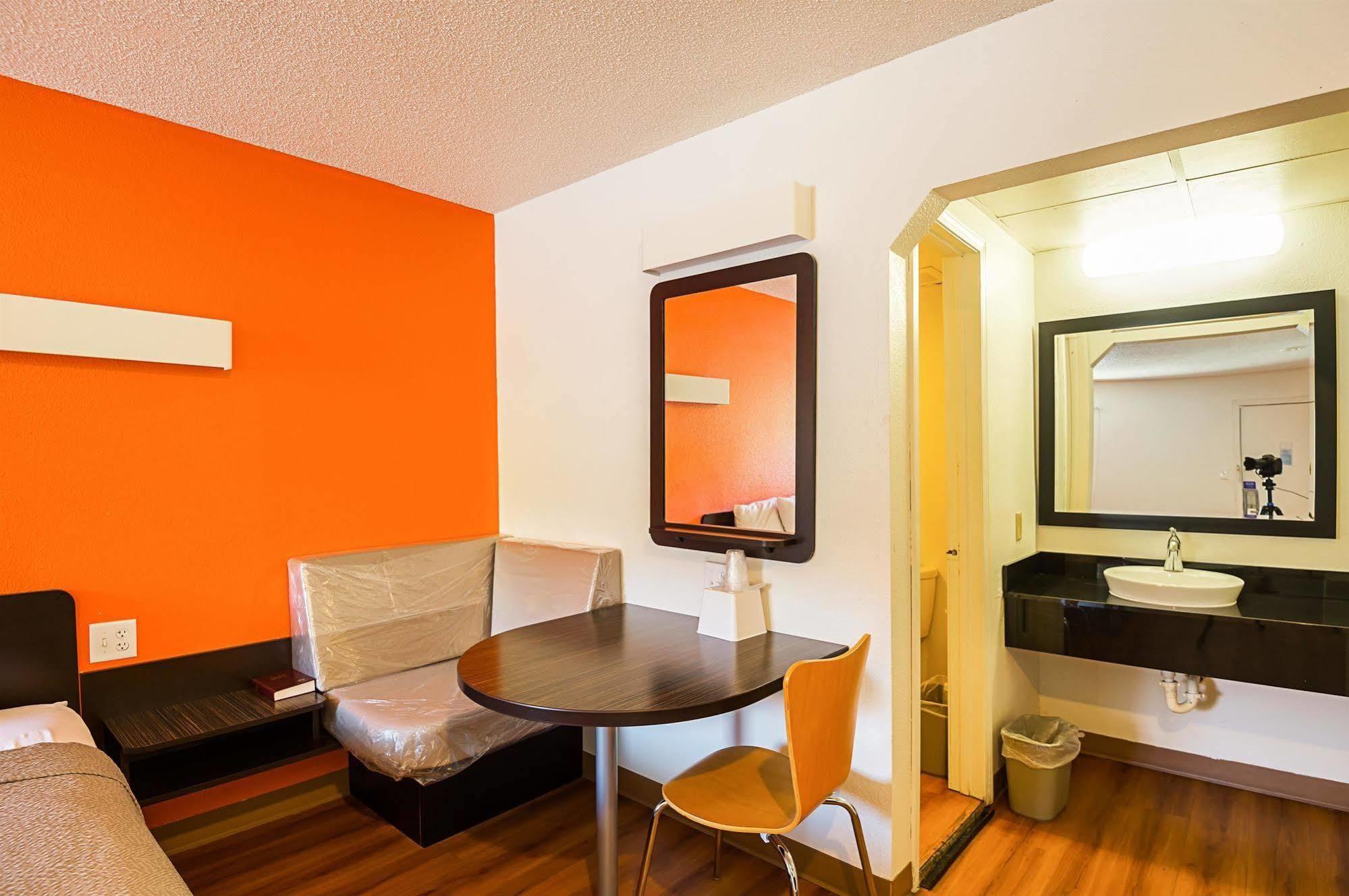 Motel 6-Blue Springs, Mo Luaran gambar